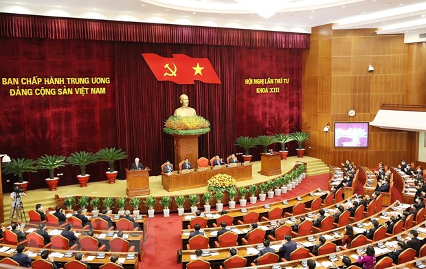 越共十三届四中全会隆重开幕